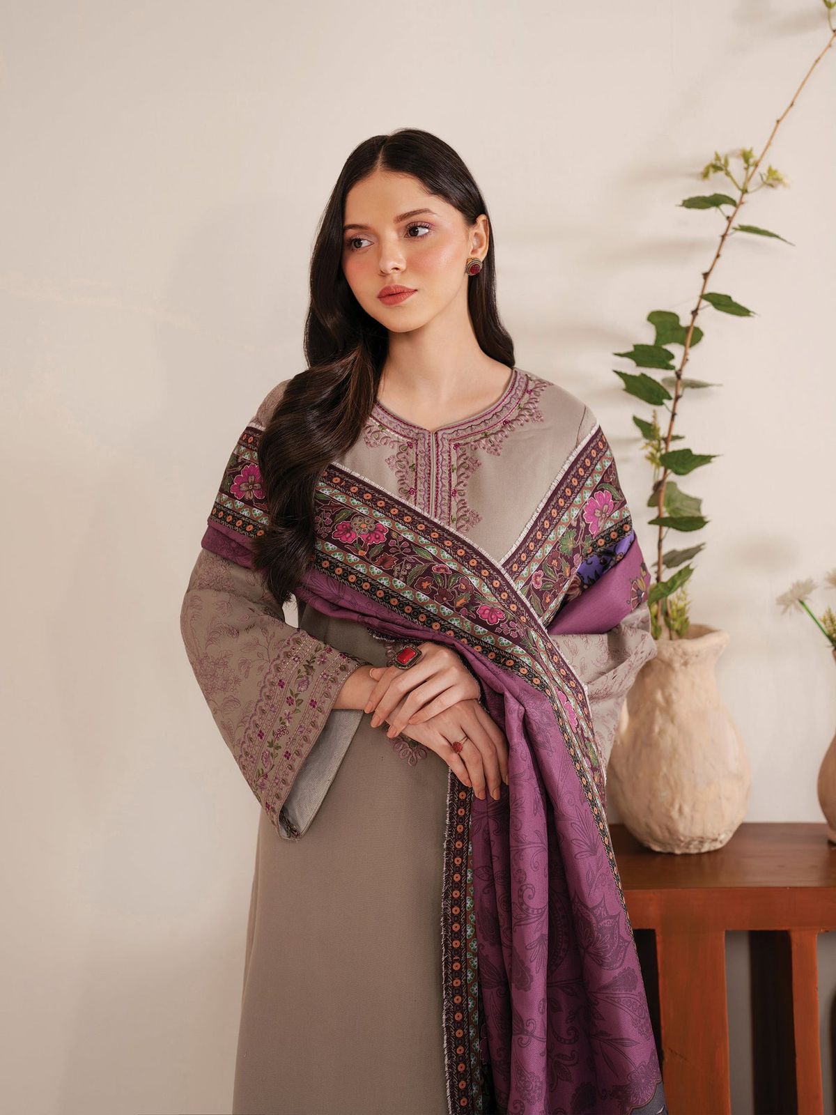 Dhanak 3 Piece Embroidered Suit (Article 34)