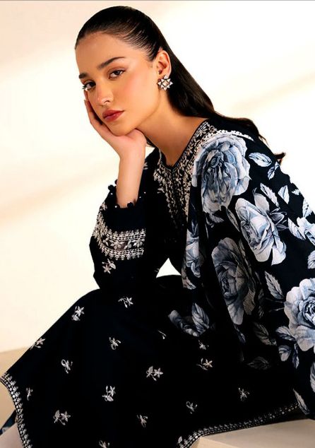 Dhanak 3 Piece Embroidered Suit (Article 17)